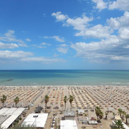 Hotel Giannini Rimini Esterno foto