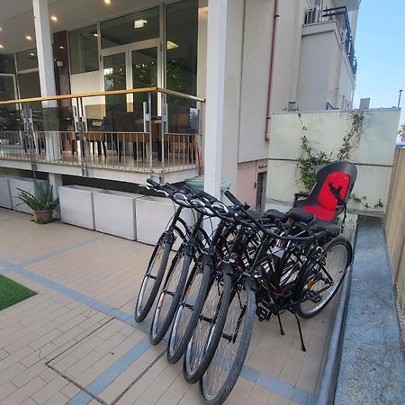 Hotel Giannini Rimini Esterno foto