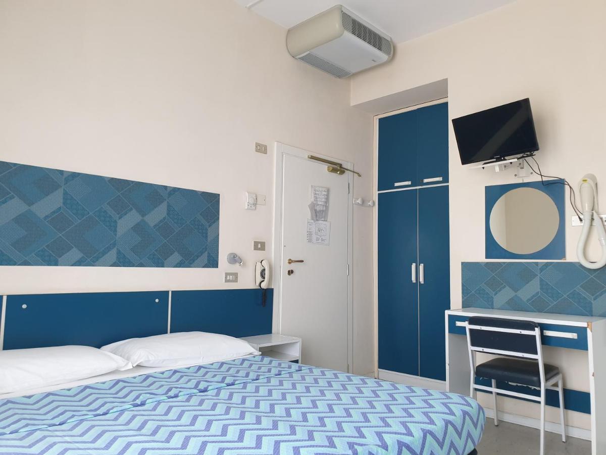 Hotel Giannini Rimini Esterno foto