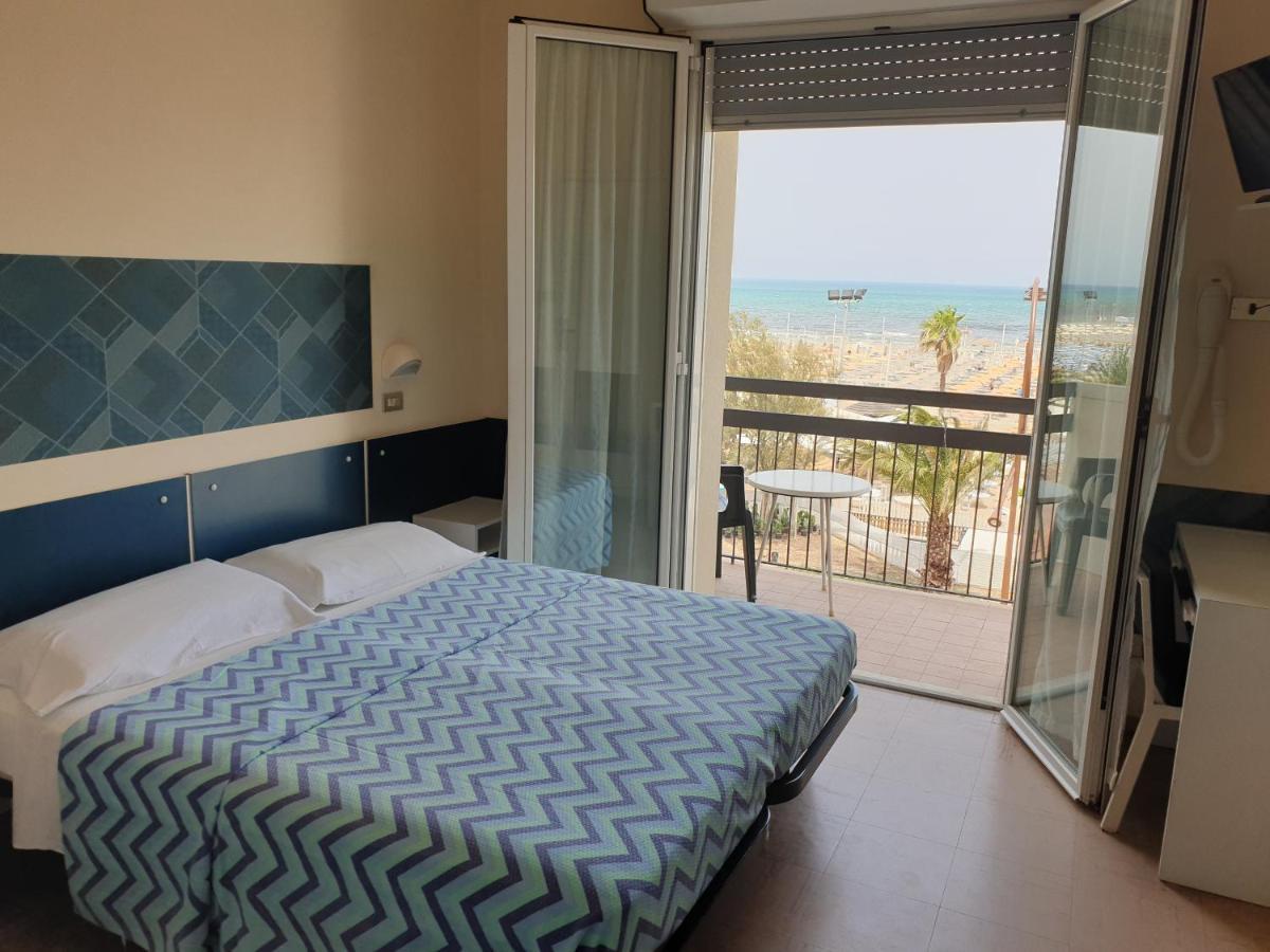 Hotel Giannini Rimini Esterno foto