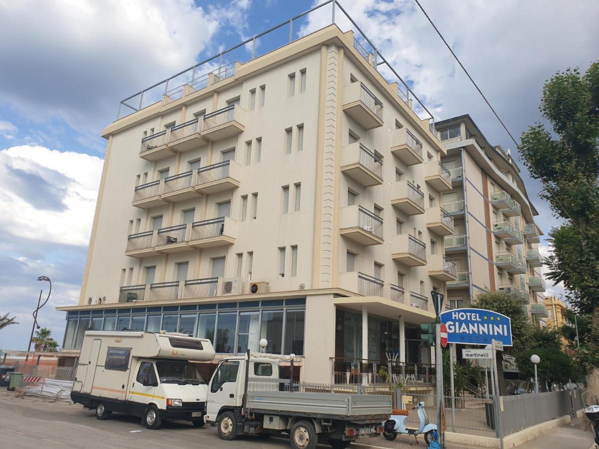 Hotel Giannini Rimini Esterno foto