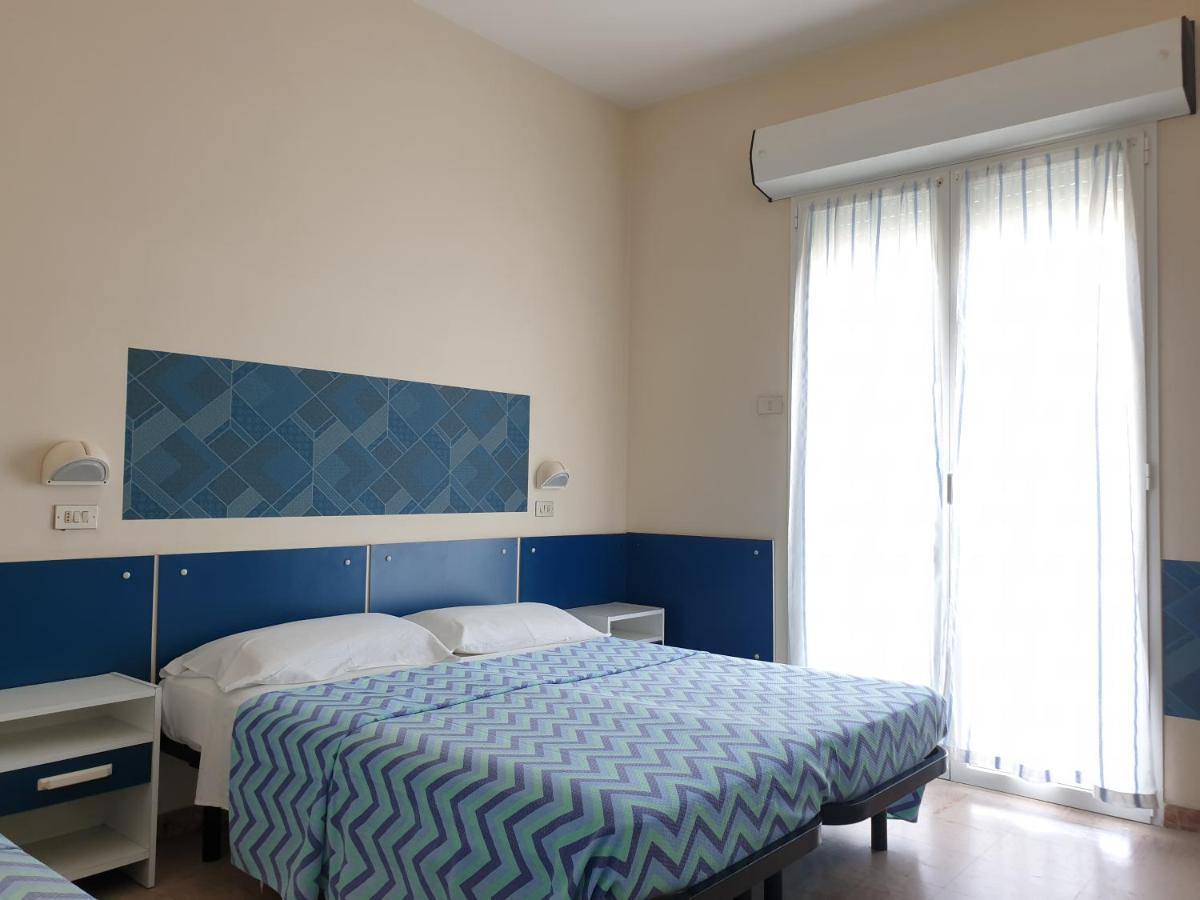 Hotel Giannini Rimini Esterno foto