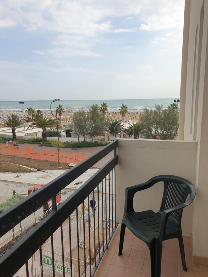 Hotel Giannini Rimini Esterno foto