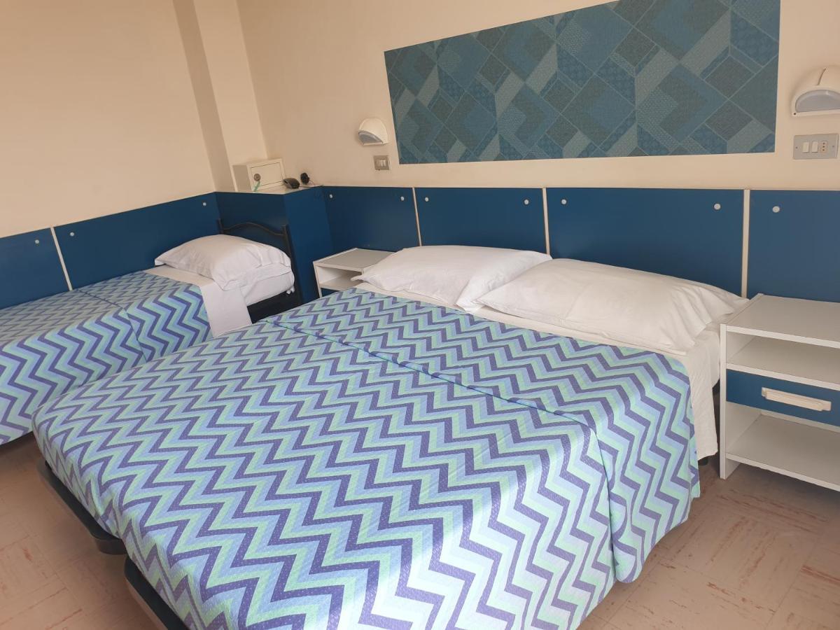 Hotel Giannini Rimini Esterno foto
