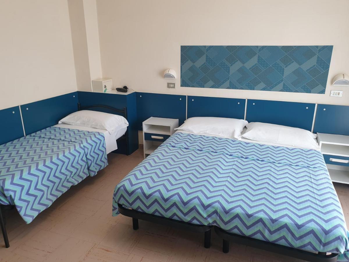 Hotel Giannini Rimini Esterno foto