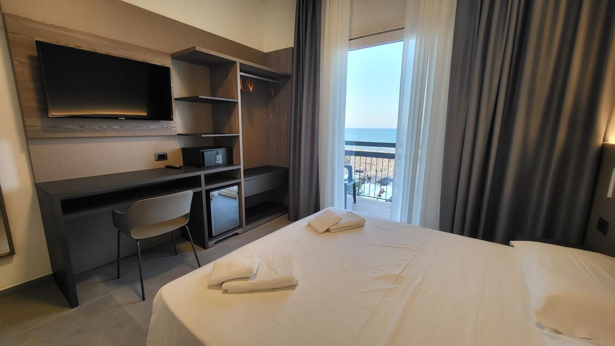 Hotel Giannini Rimini Esterno foto