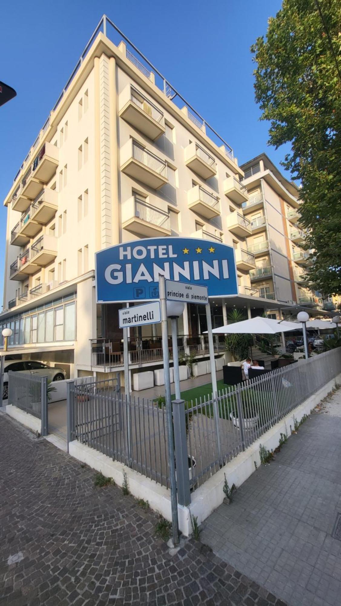 Hotel Giannini Rimini Esterno foto