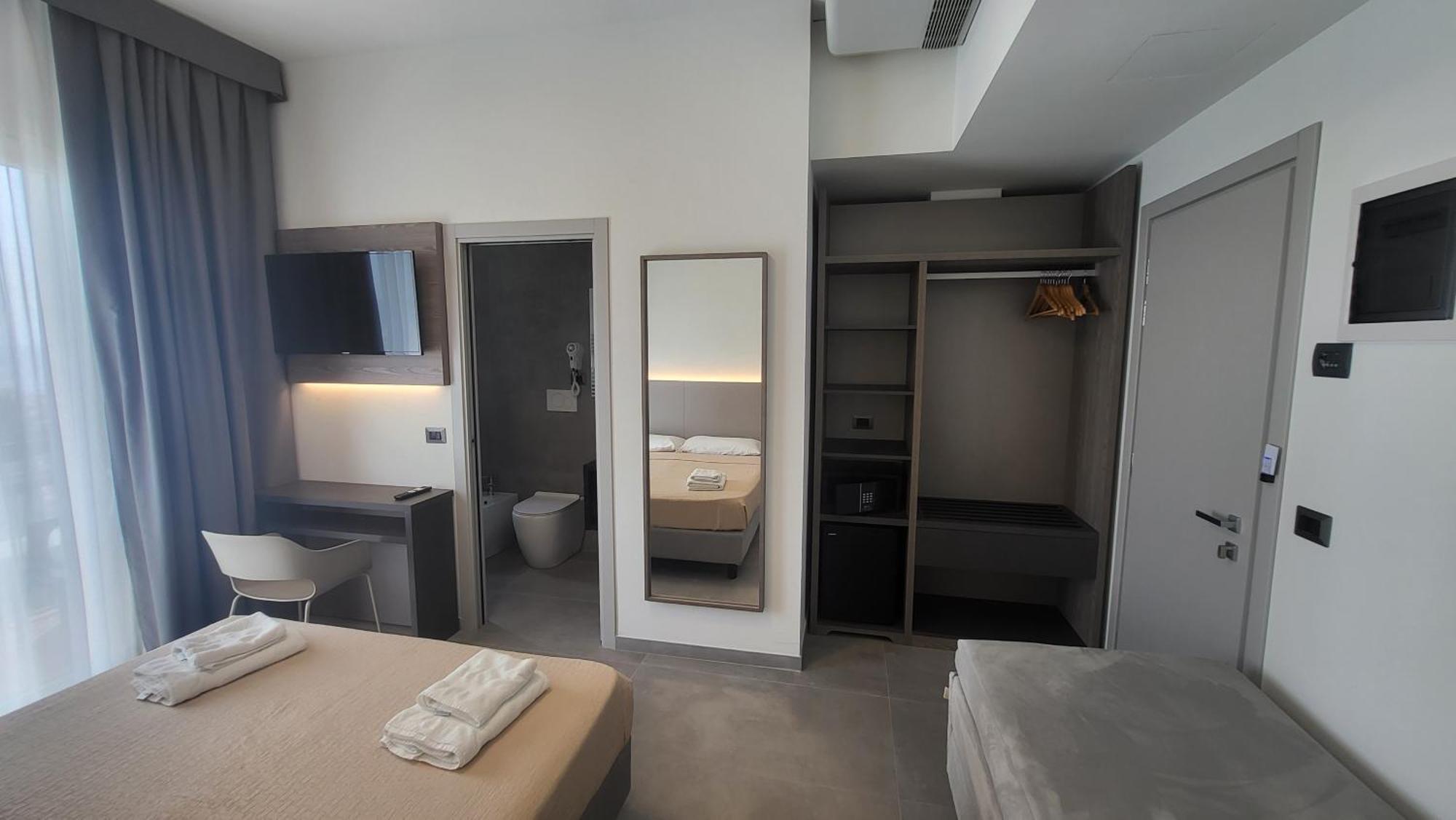 Hotel Giannini Rimini Esterno foto