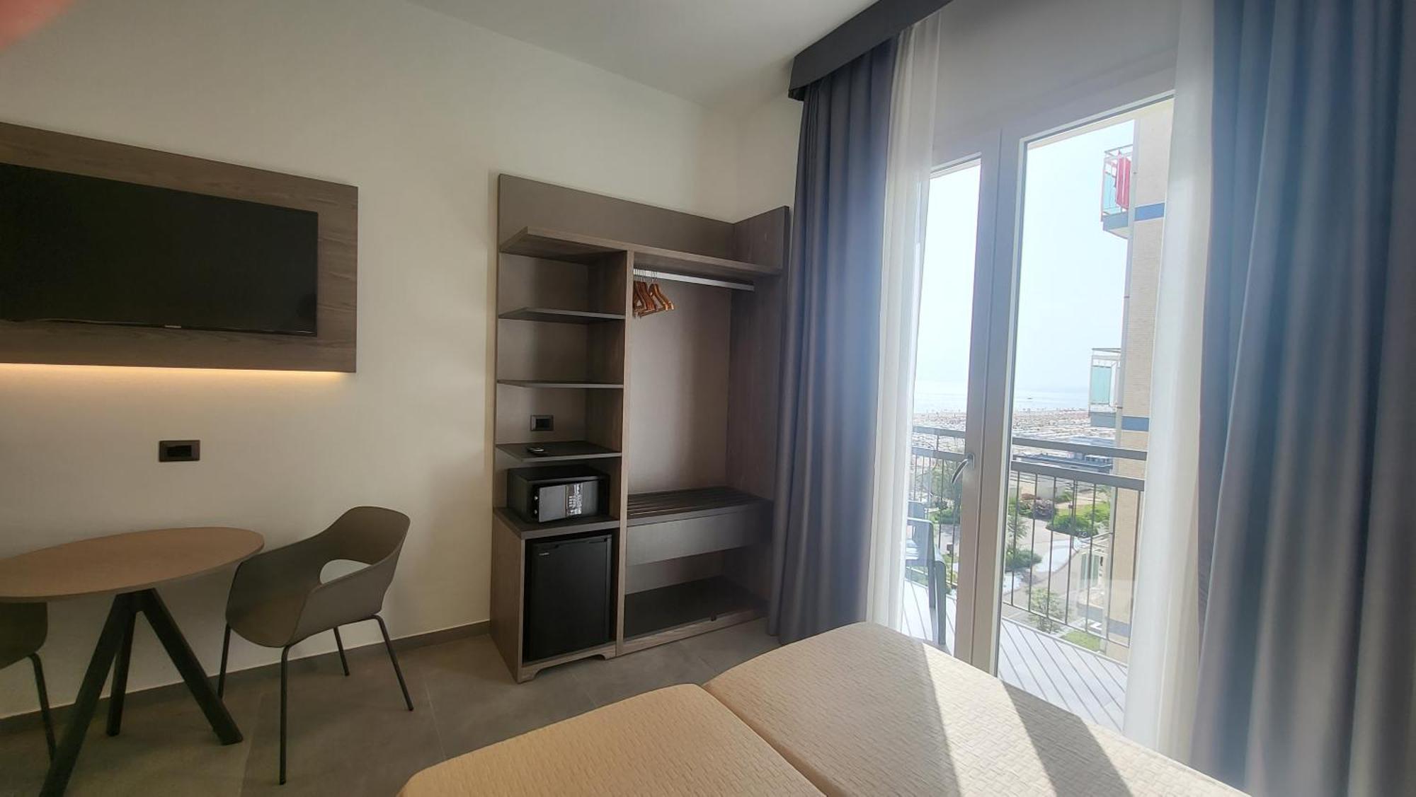 Hotel Giannini Rimini Esterno foto